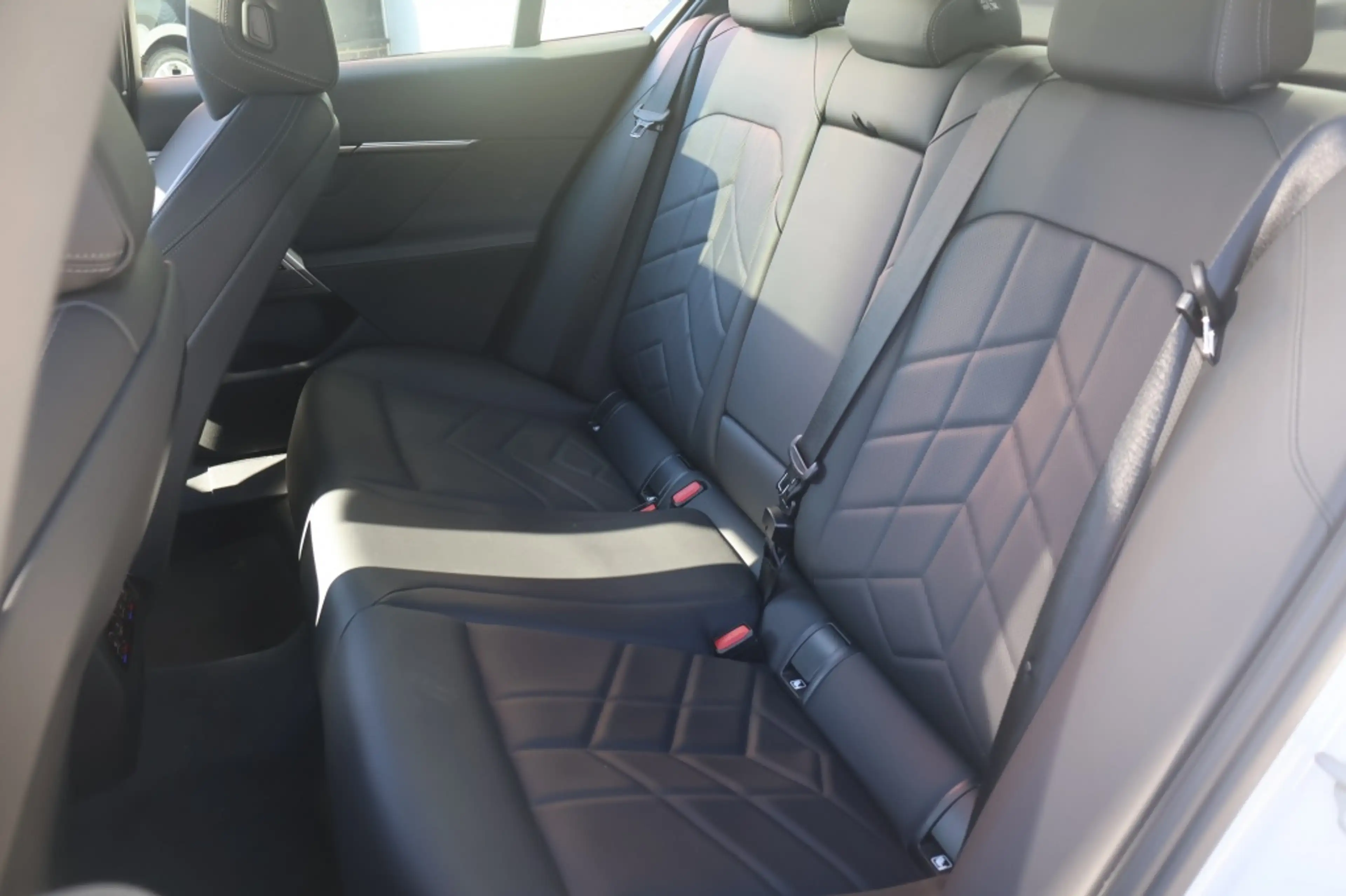 BMW 550 5-Serie (g60) 550e M-Sport 490pk xDrive | Pano | B — photo 6
