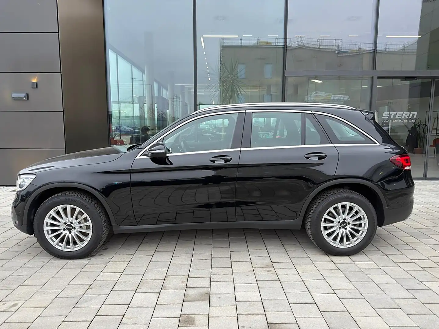 Mercedes-Benz GLC 300 de PHEV 4Matic *HUD*KAMERA*AHK Schwarz - 2