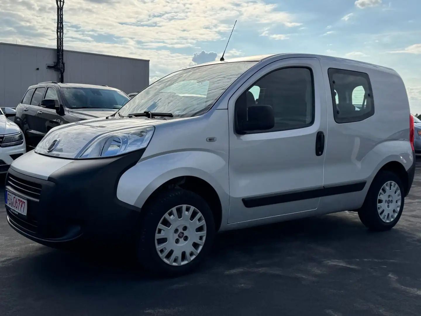 Fiat Fiorino Qubo Fiorino1.4 57 KW Natural CNG/Benzin Dynamic Grau - 1