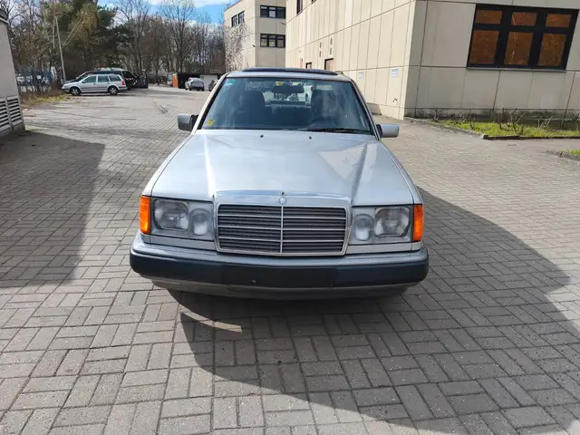 Mercedes-Benz 200