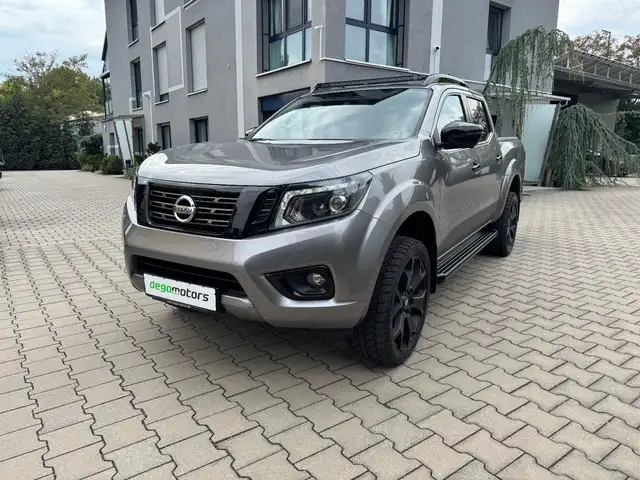 Nissan Navara NP300 N-Guard Double Cab 4x4