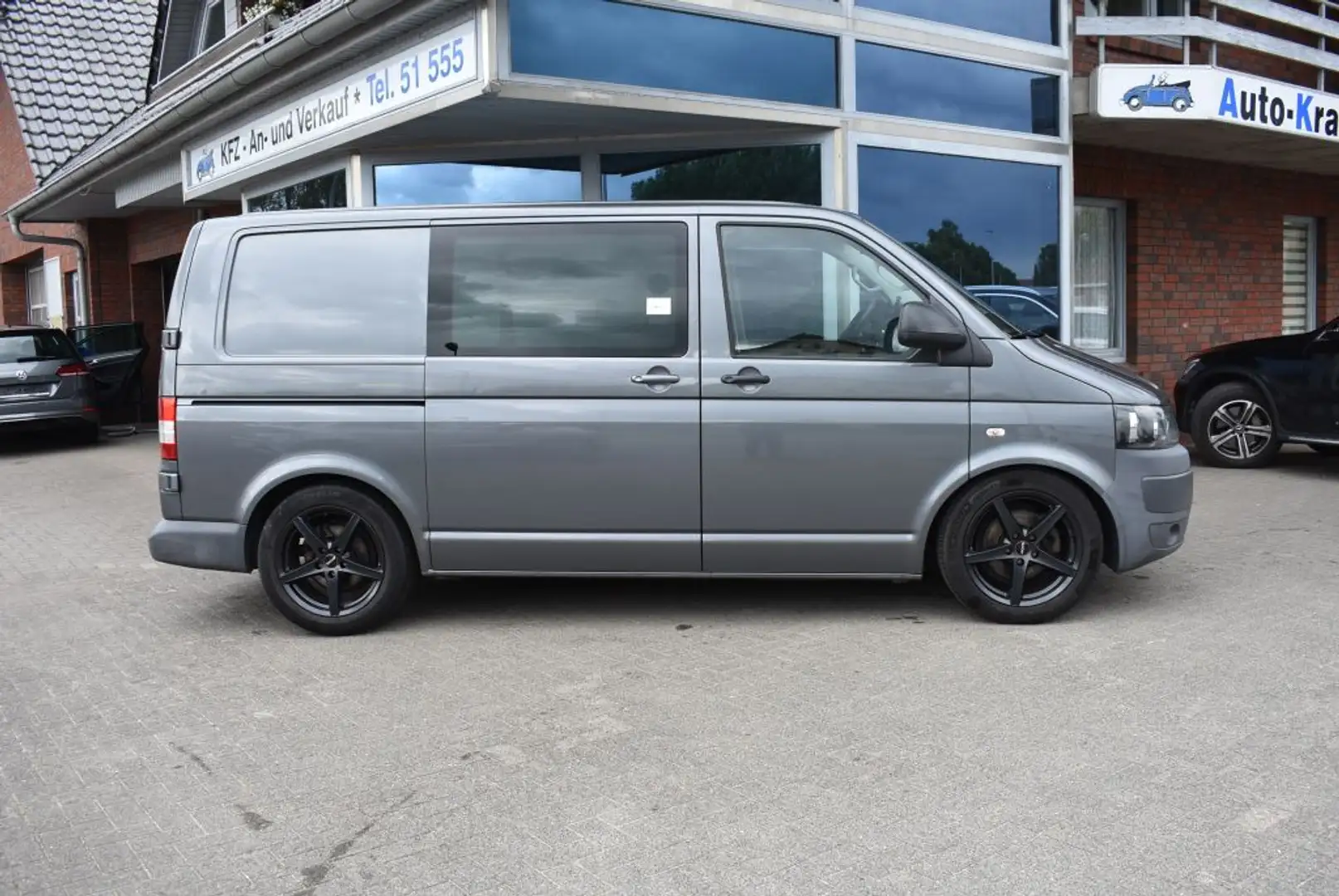 Volkswagen T5 Transporter 3-Sitzer Navi Alu Klima el. FH el. Spiegel PDC AHK siva - 2