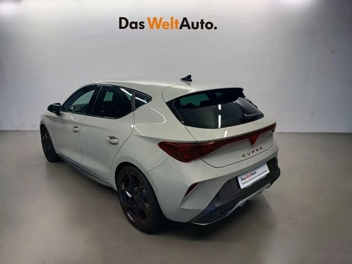 CUPRA Leon 1.5 eTSI 110 DSG Šedá - 2
