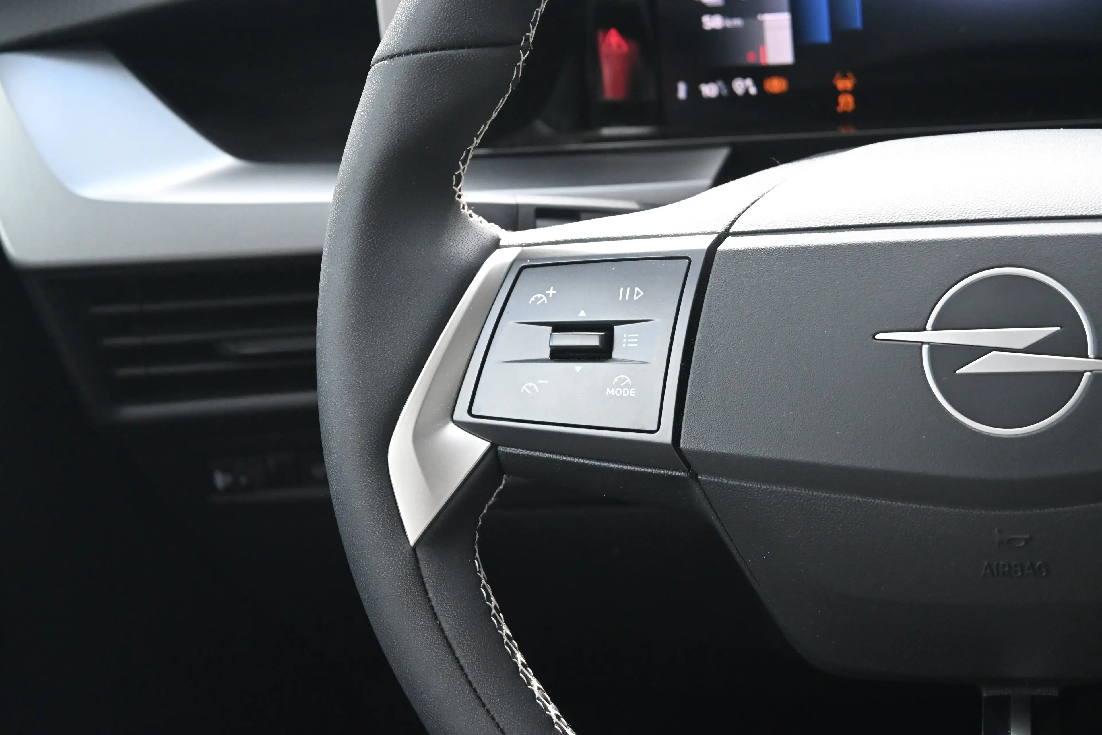 Opel Frontera Electric GS 44 kWh 3 Fase 8 Jaar Garantie! | Stuur — photo 10