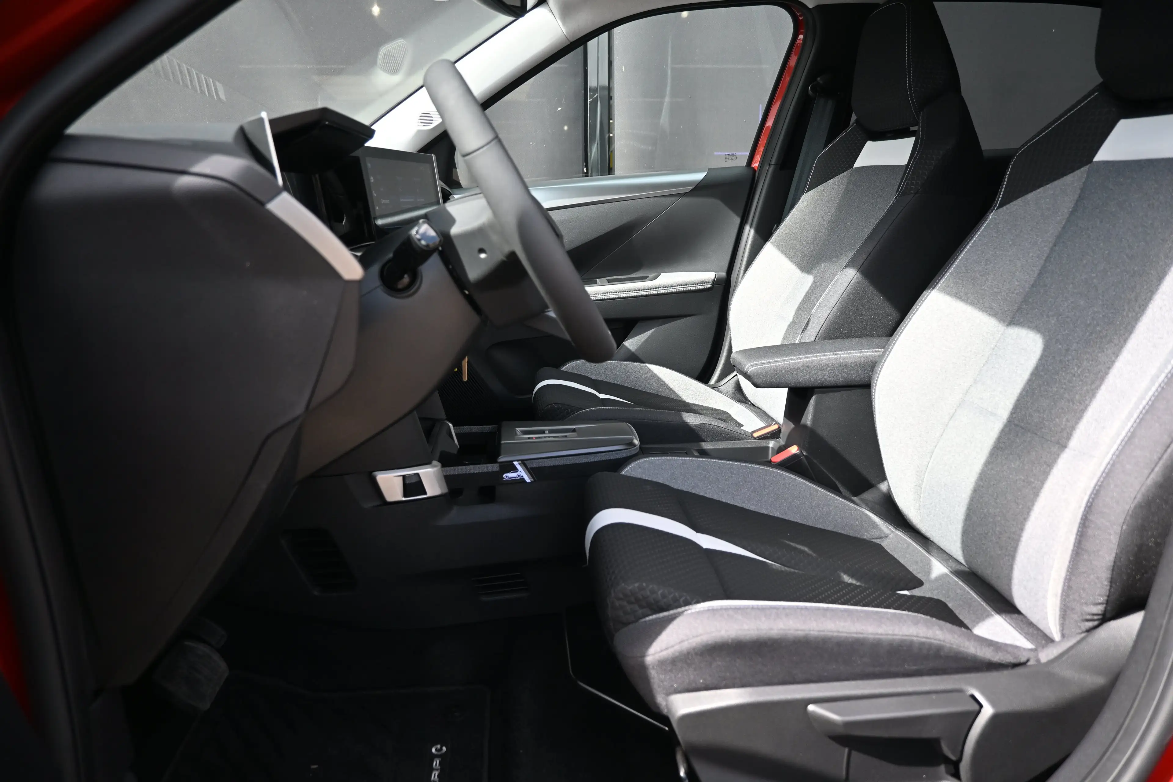 Opel Frontera Electric GS 44 kWh 3 Fase 8 Jaar Garantie! | Stuur — photo 7