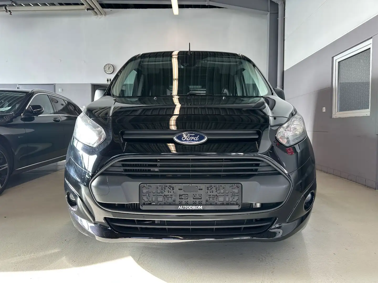 Ford Transit Connect Transit 1,5TDCI Aut. Connect Würth-Regal+Kamera Schwarz - 2