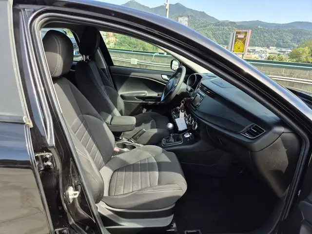 Alfa Romeo Giulietta view 9