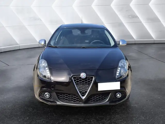 Alfa Romeo Giulietta view 2