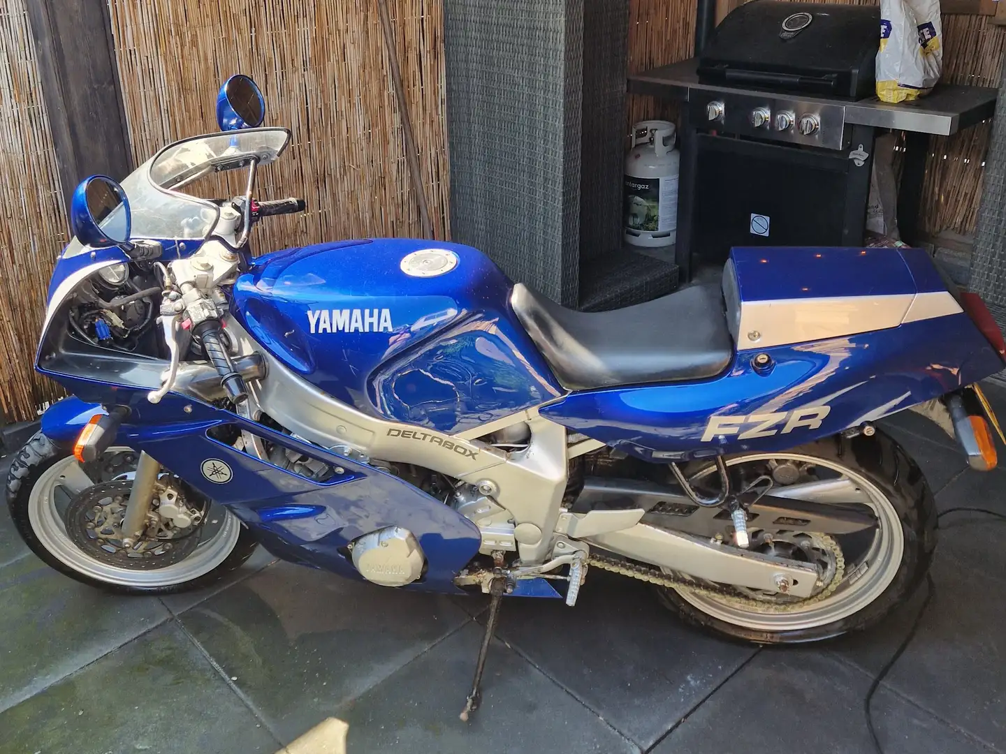 Yamaha FZR 600 Azul - 1