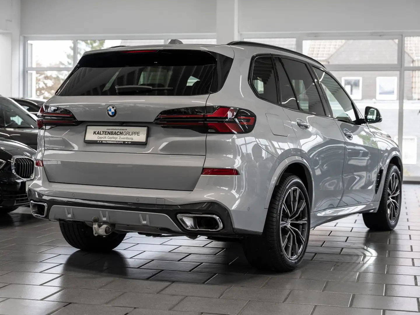 BMW X5 xDrive 30d M-Sport FACEL. PANO AHK LED H/K Grau - 2
