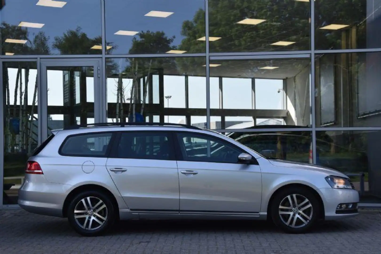 Volkswagen Passat Variant COMFORTLINE NAVI DSG LM-Velgen PDC 24DKM UNIEK !! Grigio - 2