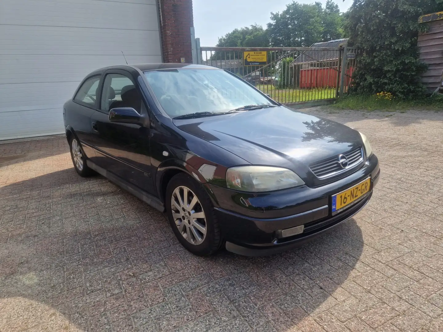 Opel Astra 1.6-16V GL Zwart - 2