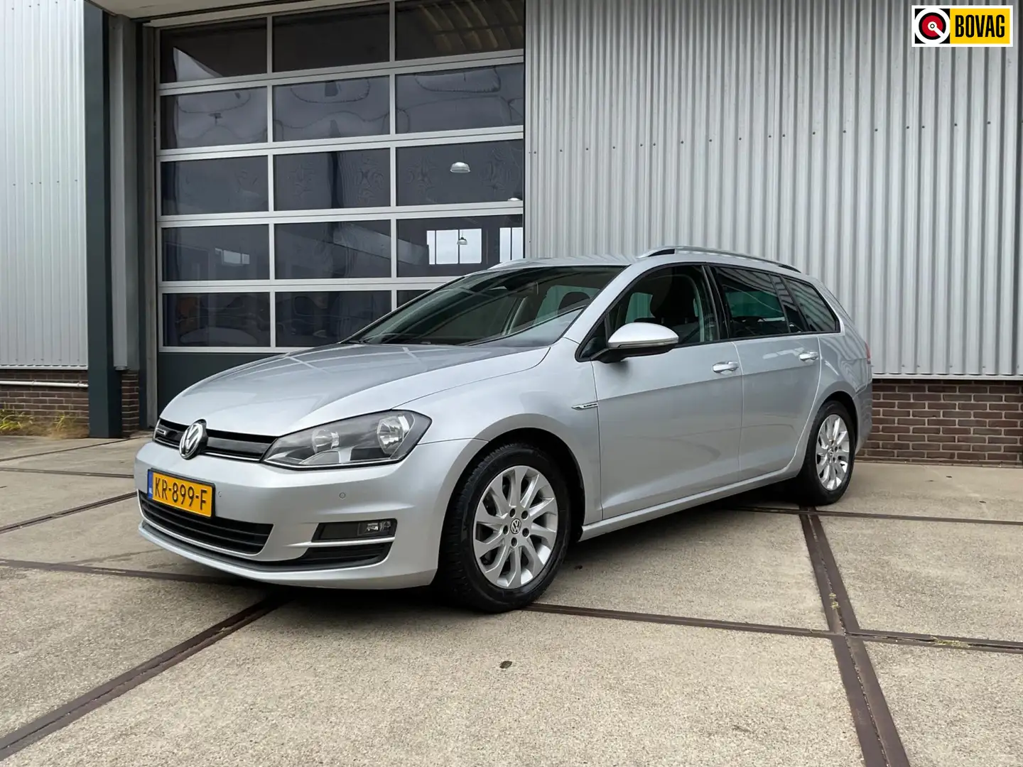 Volkswagen Golf Variant 1.0 TSI Connected Series Grijs - 1