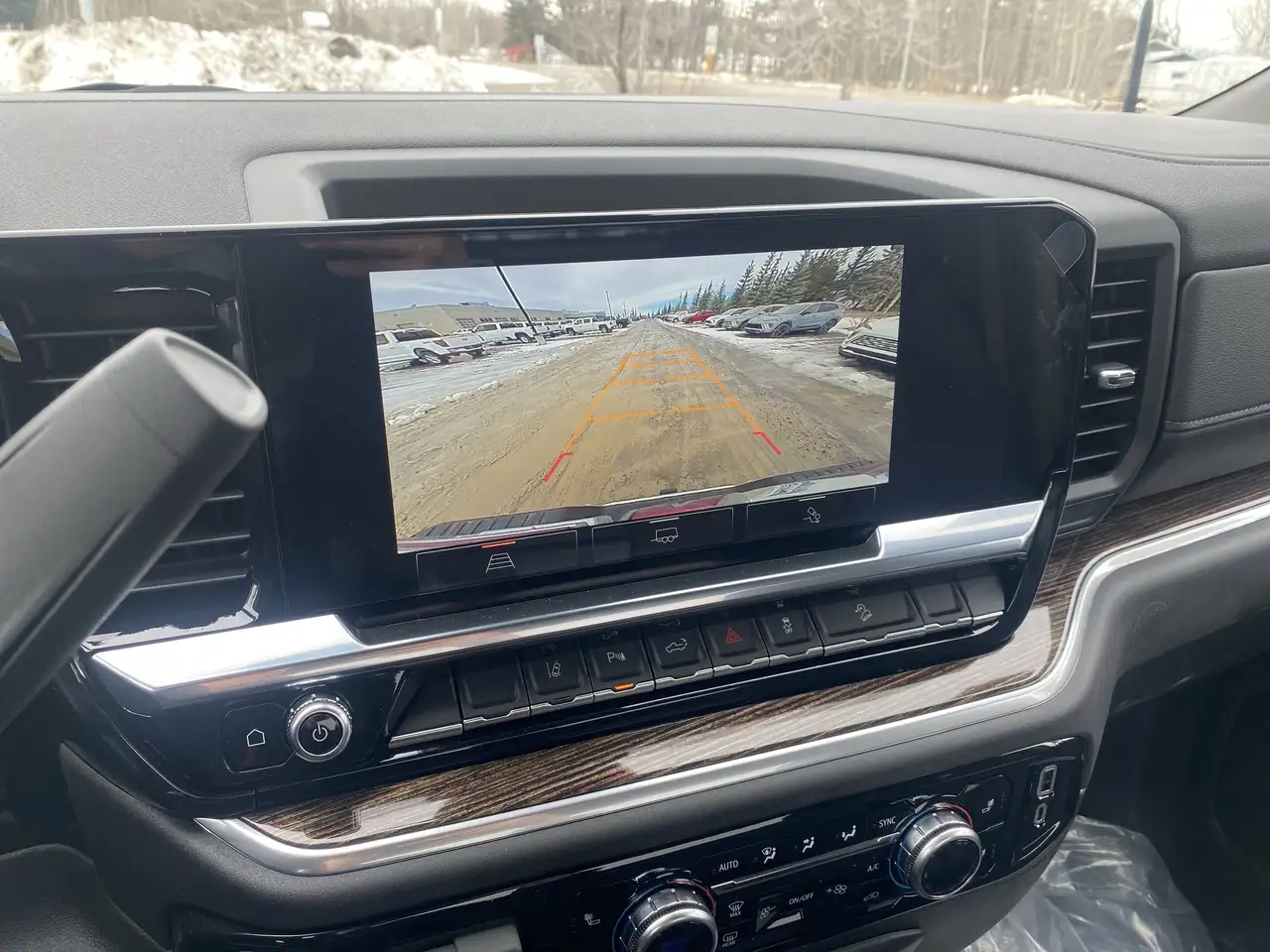 GMC Sierra 3500HD снимка GMC Sierra 3500HD