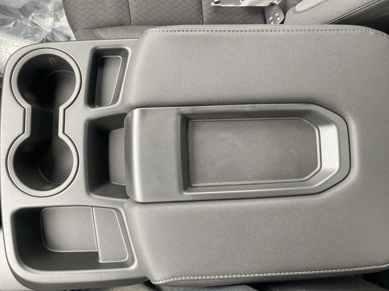 GMC Sierra 3500HD снимка GMC Sierra 3500HD