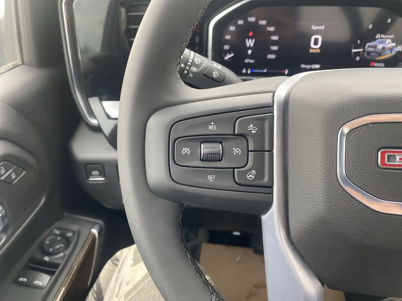 GMC Sierra 3500HD снимка GMC Sierra 3500HD
