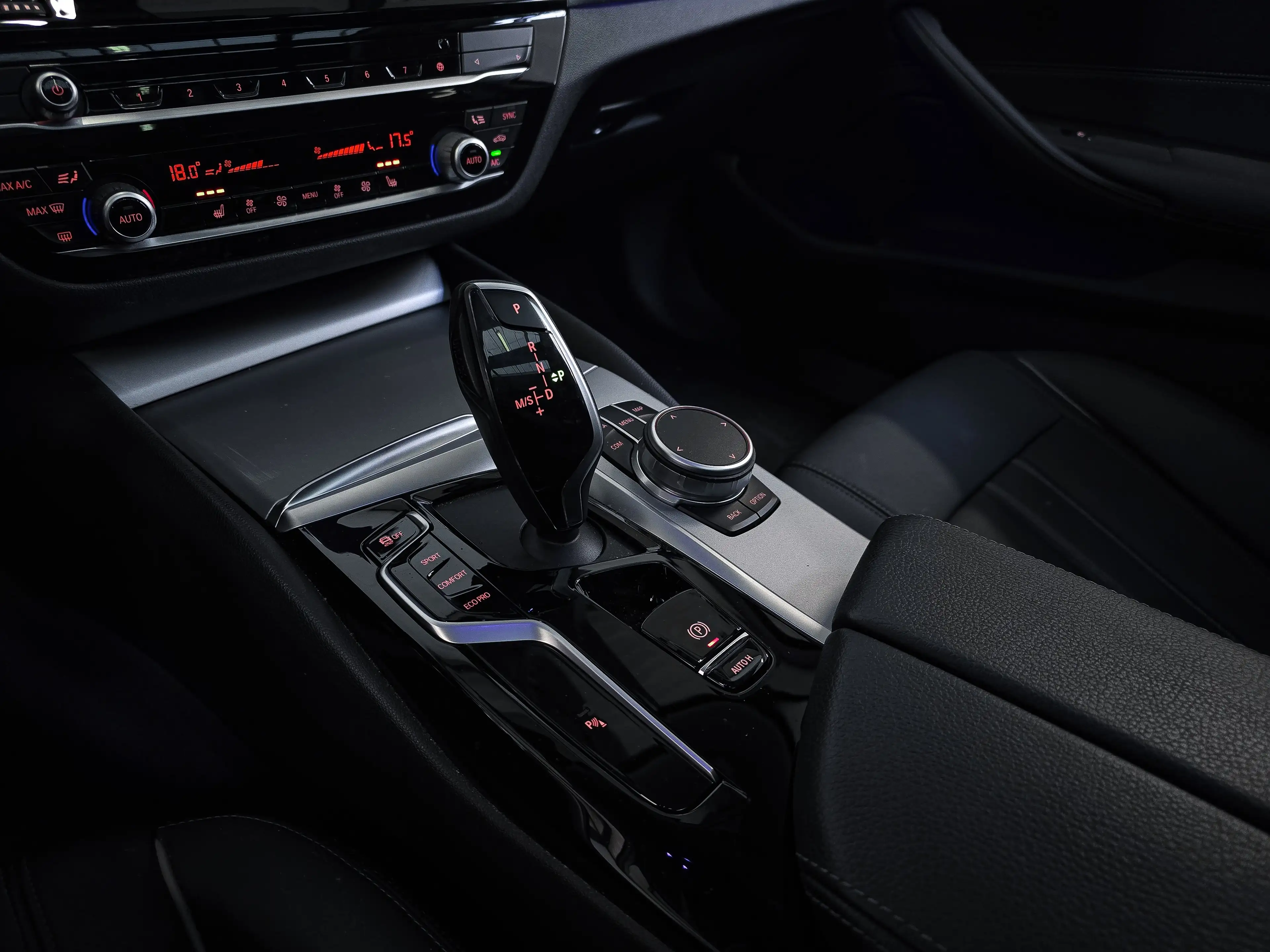 BMW 518 ✖️ PACK M 550D | FULL OPTION | CARPLAY — photo 4