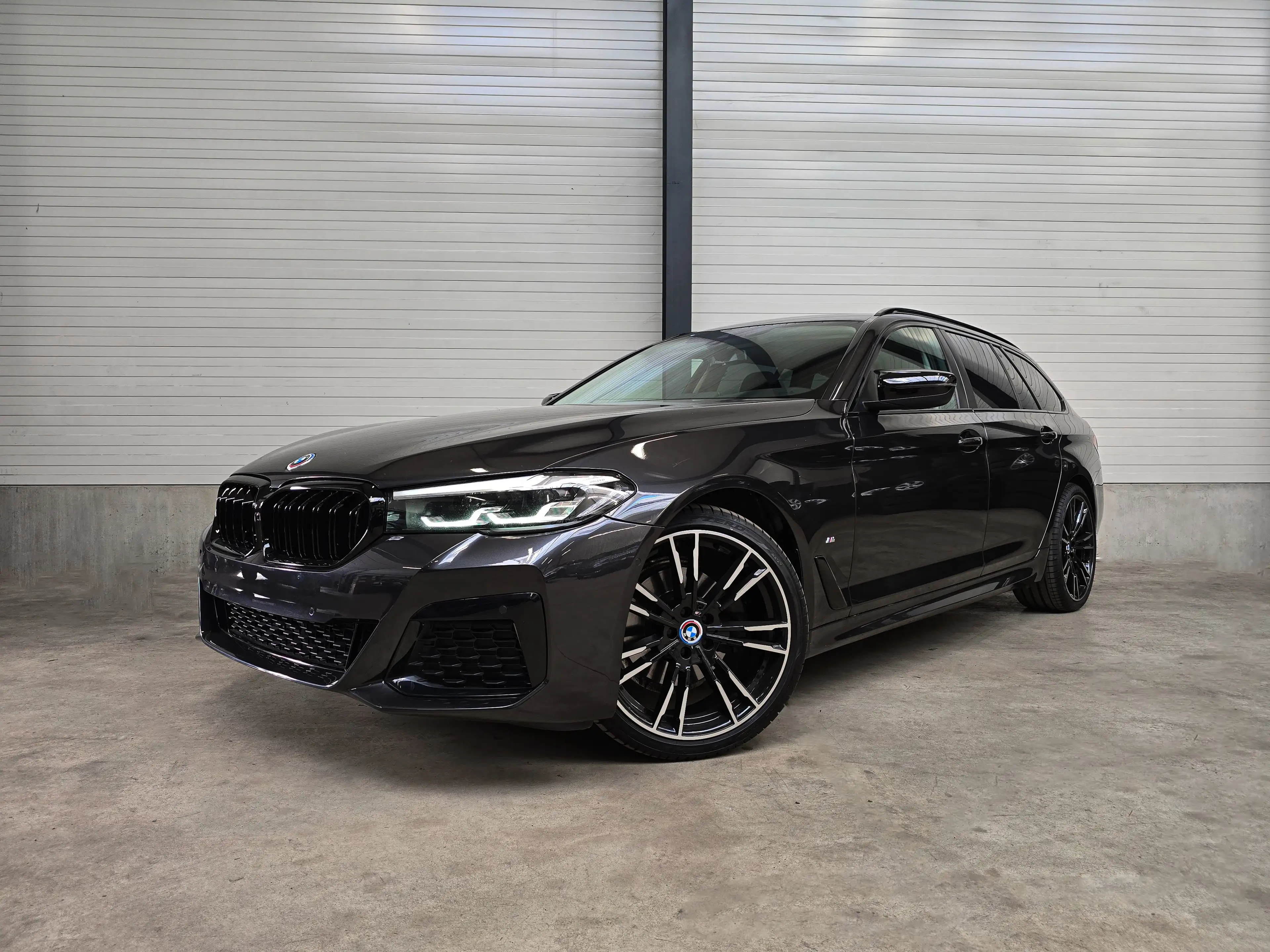 BMW 518 ✖️ PACK M 550D | FULL OPTION | CARPLAY