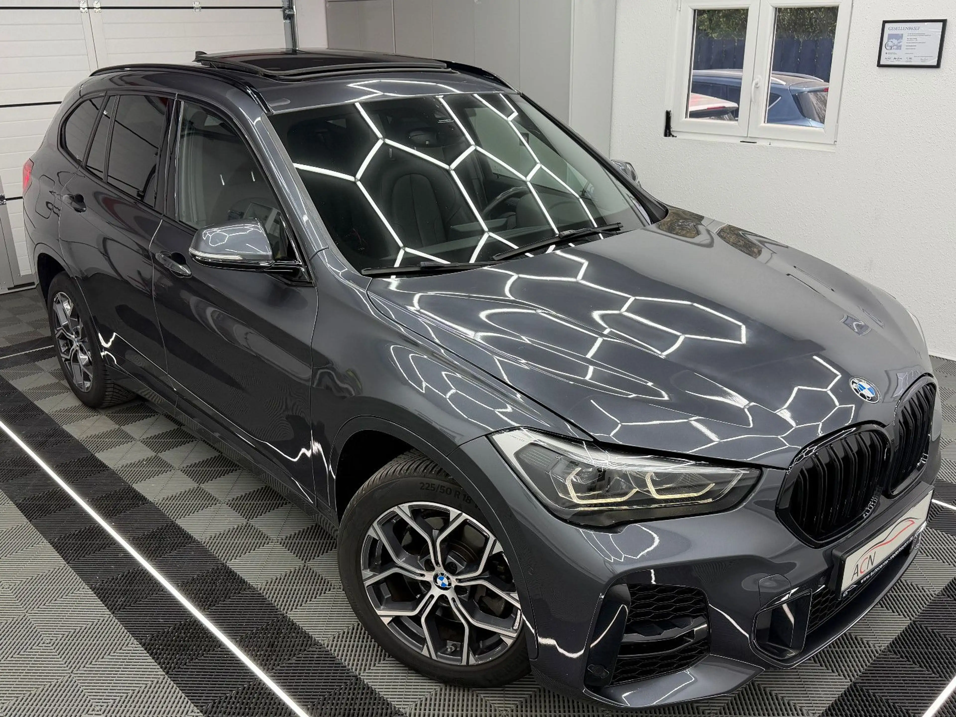 BMW X1 sDrive 20 d M SPORT/KAM/LED/PANO/ACC — photo 9