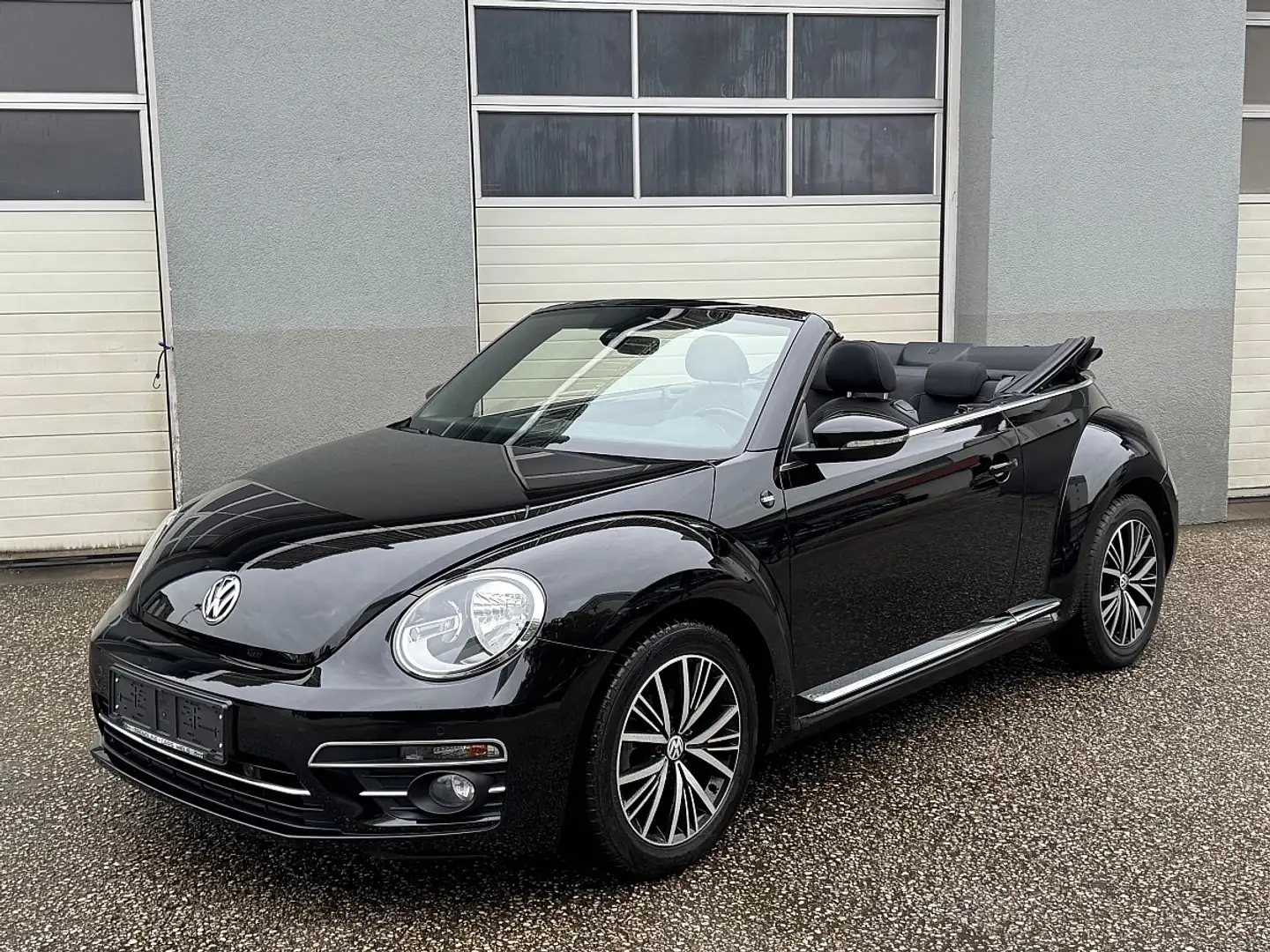 Volkswagen Beetle Cabrio 2,0 TDI DSG Schwarz - 1