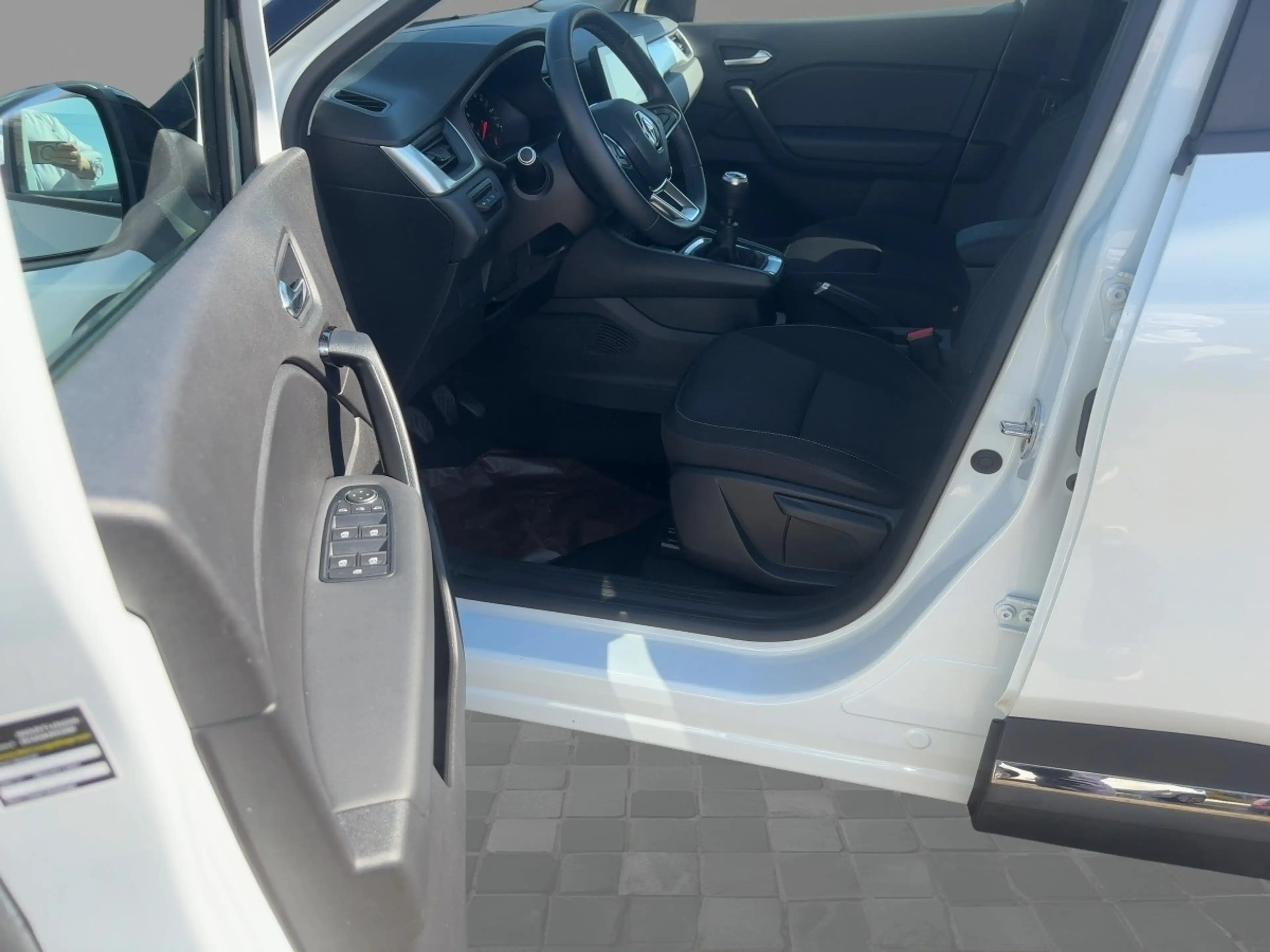 Renault Captur EXPERIENCE TCe — photo 7