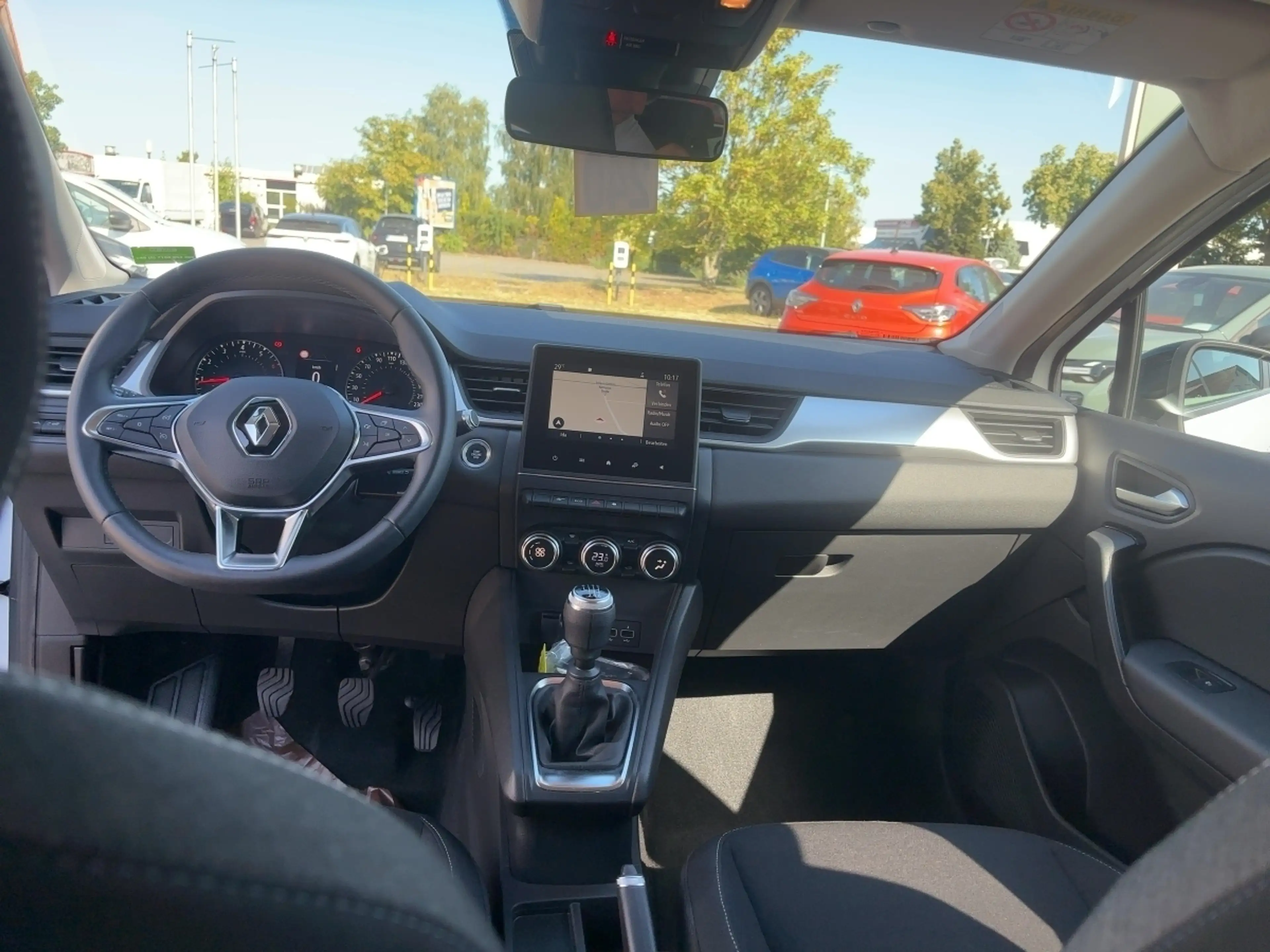 Renault Captur EXPERIENCE TCe — photo 9