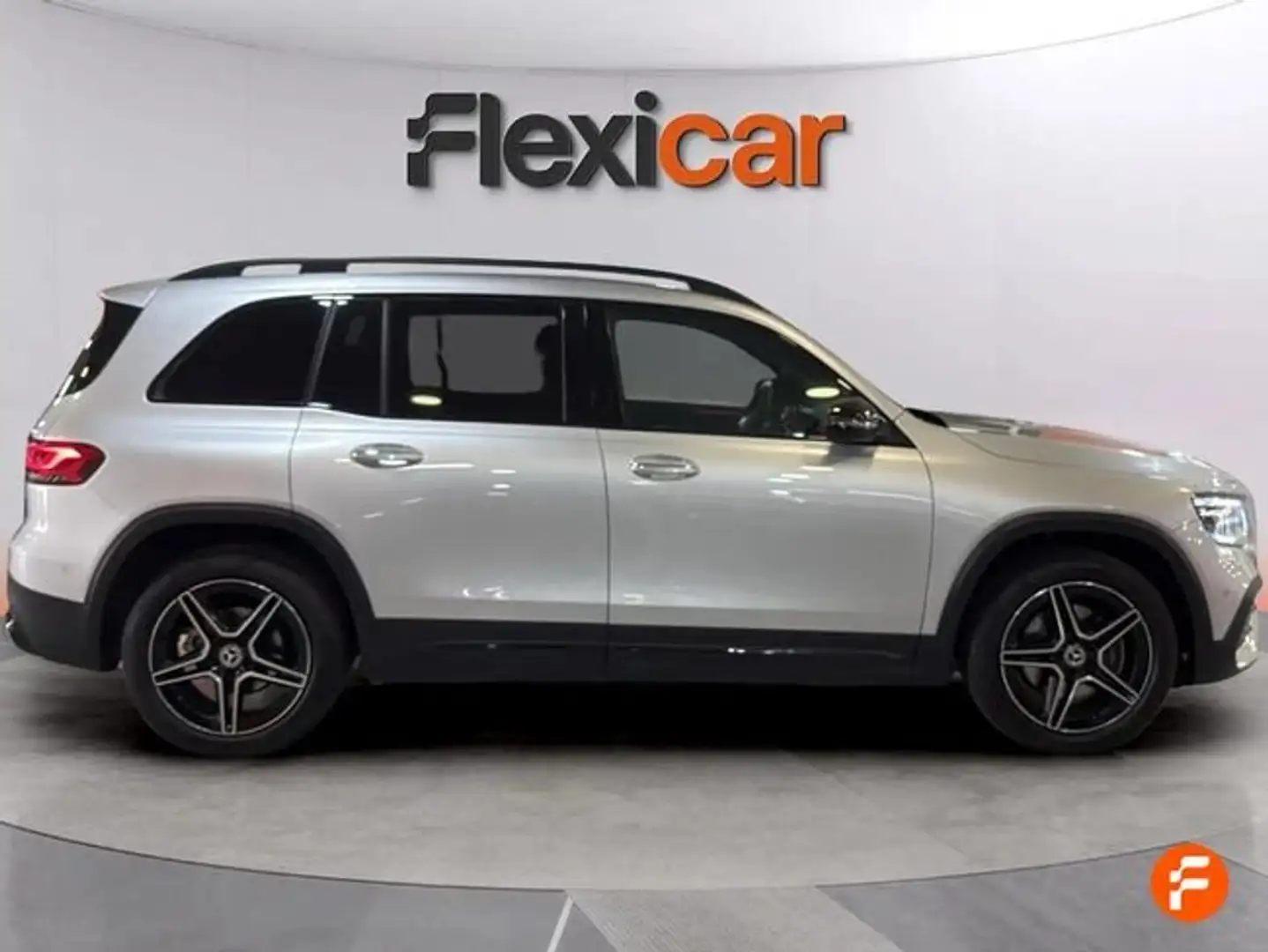 Mercedes-Benz GLB 200 180 - 5P (2025) Gris - 2