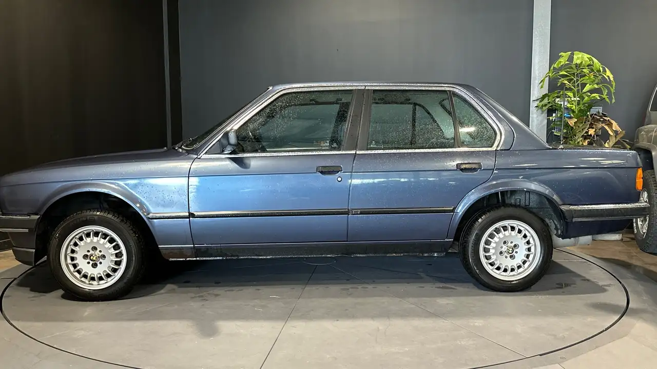 BMW 318i, foto 4