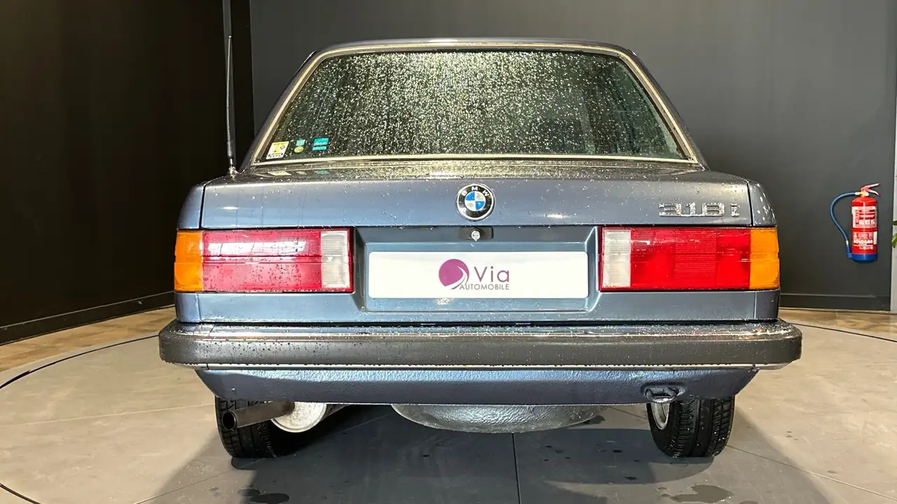 BMW 318i, foto 6
