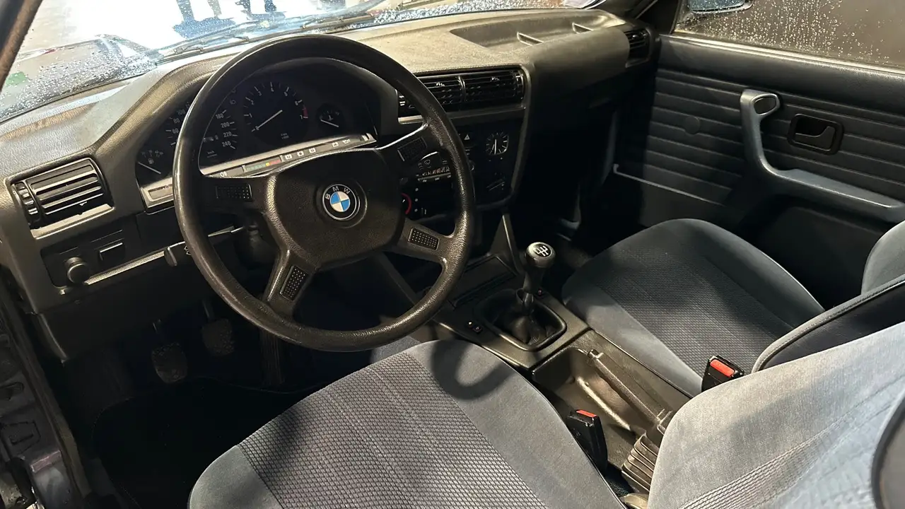 BMW 318i, foto 10