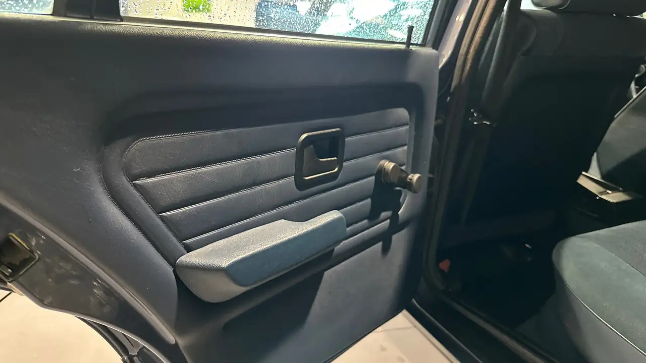 BMW 318i, foto 12