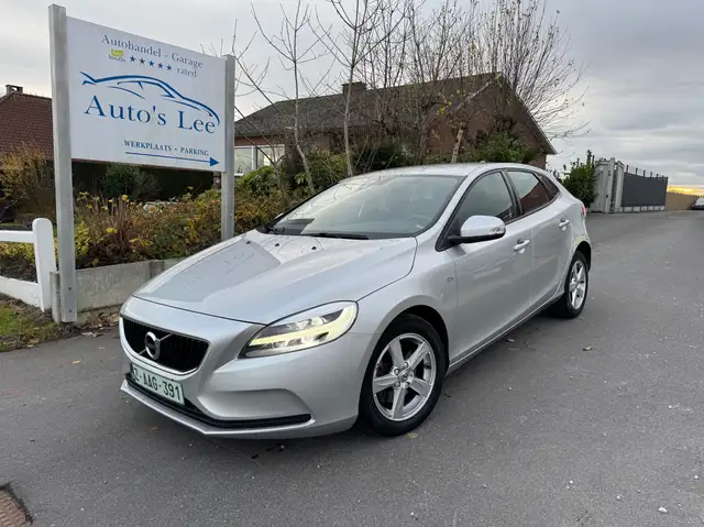 Volvo V40 2.0 T2 led koplampen/stoelverwarming/sportstoelen/