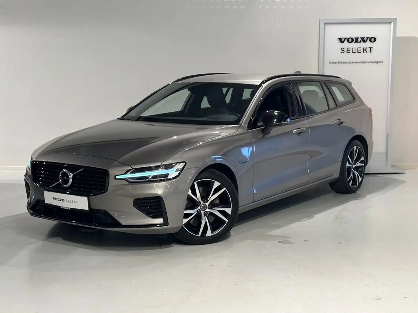 Volvo V60 T6 Recharge R Design Grijs - 1