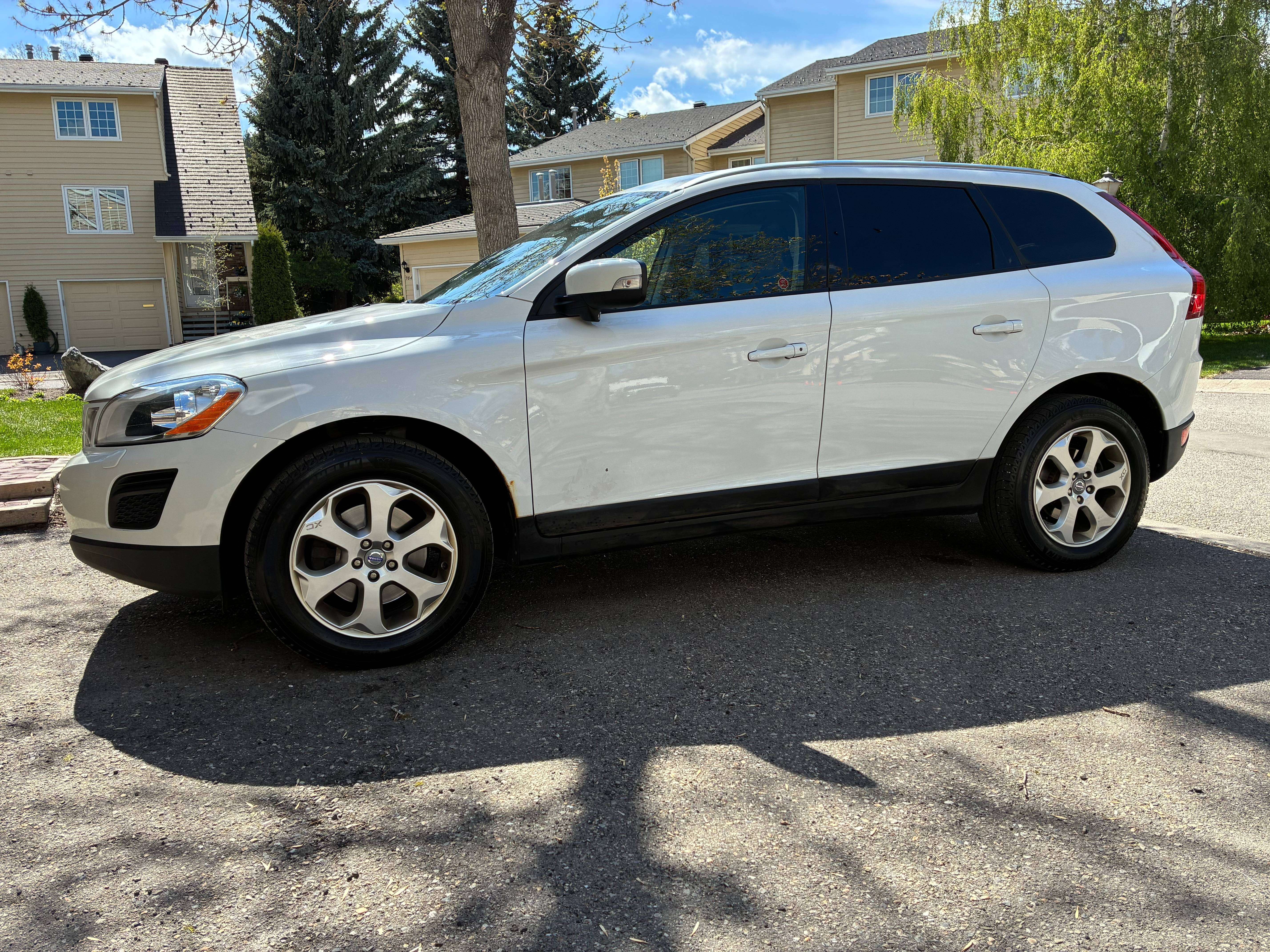 2011 Volvo XC60 Level II alt 2