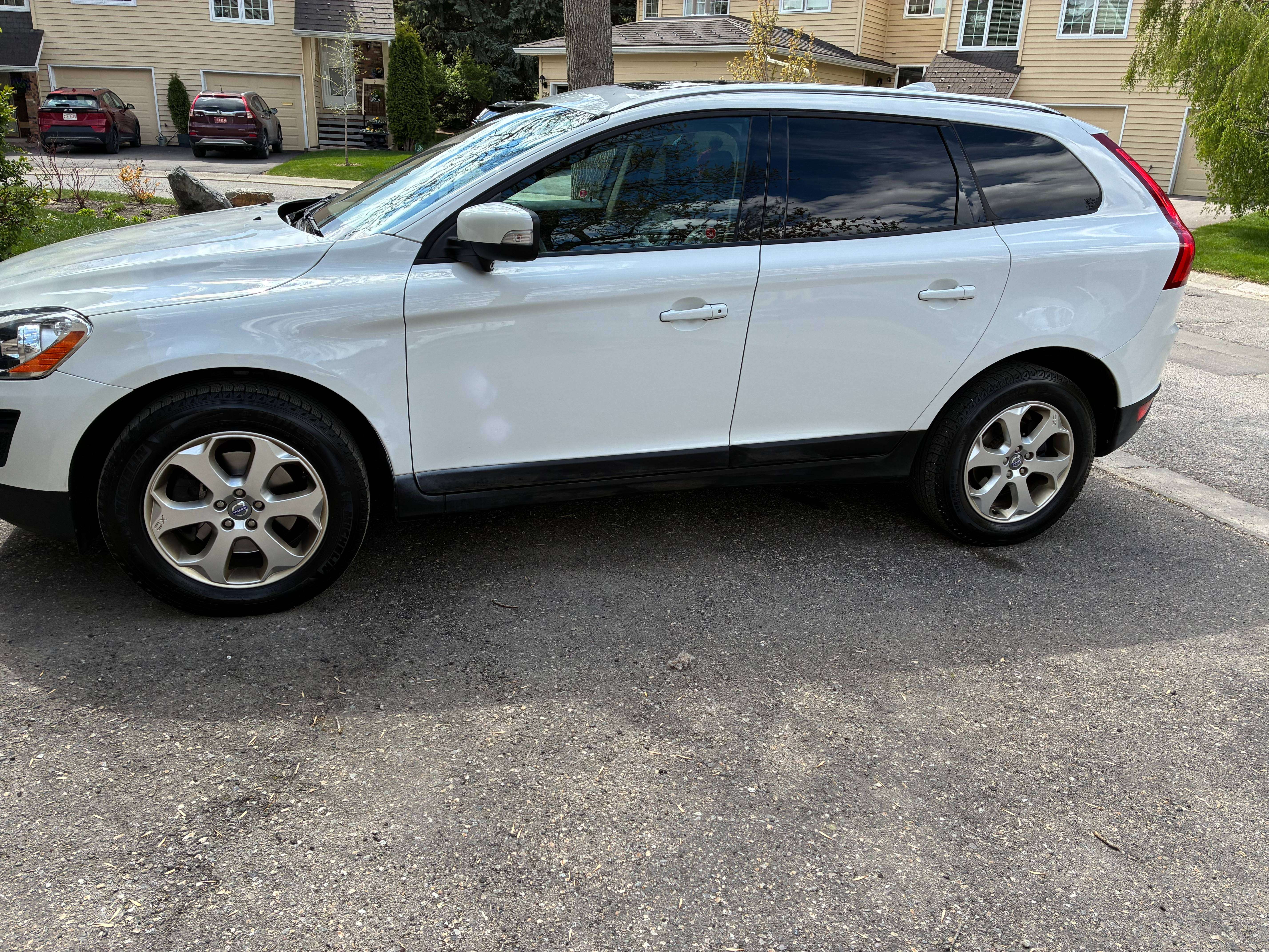 2011 Volvo XC60 Level II alt 3