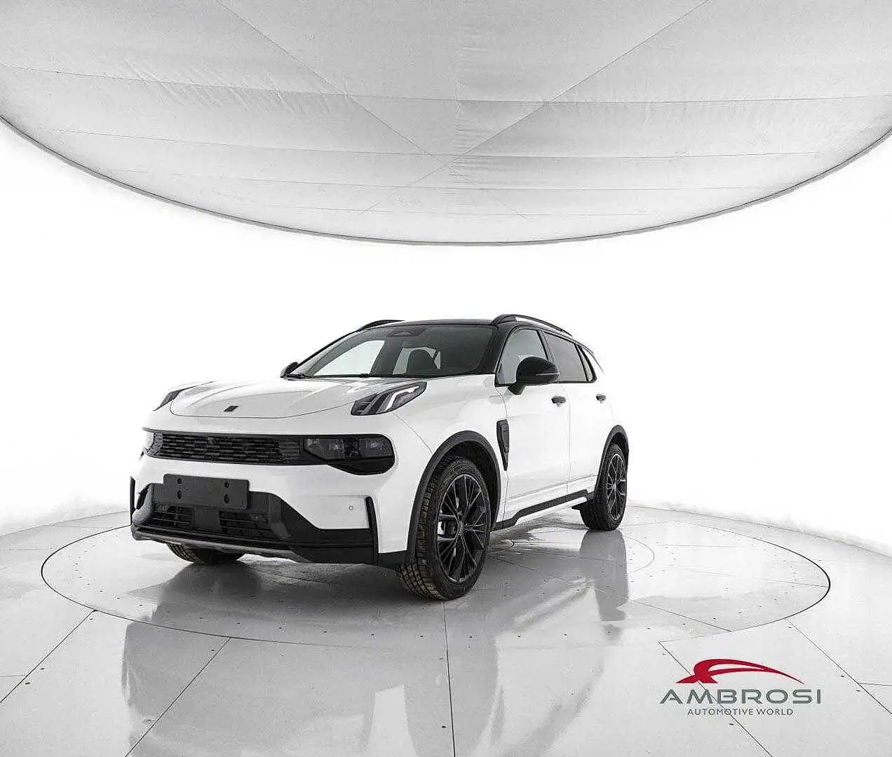 Lynk & Co 01 PHEV CORE White - 1