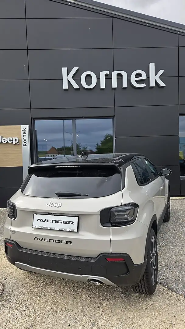 Jeep Avenger 1.2 e-Hybrid Summit e-DCT6 Schiebedach Grau - 2