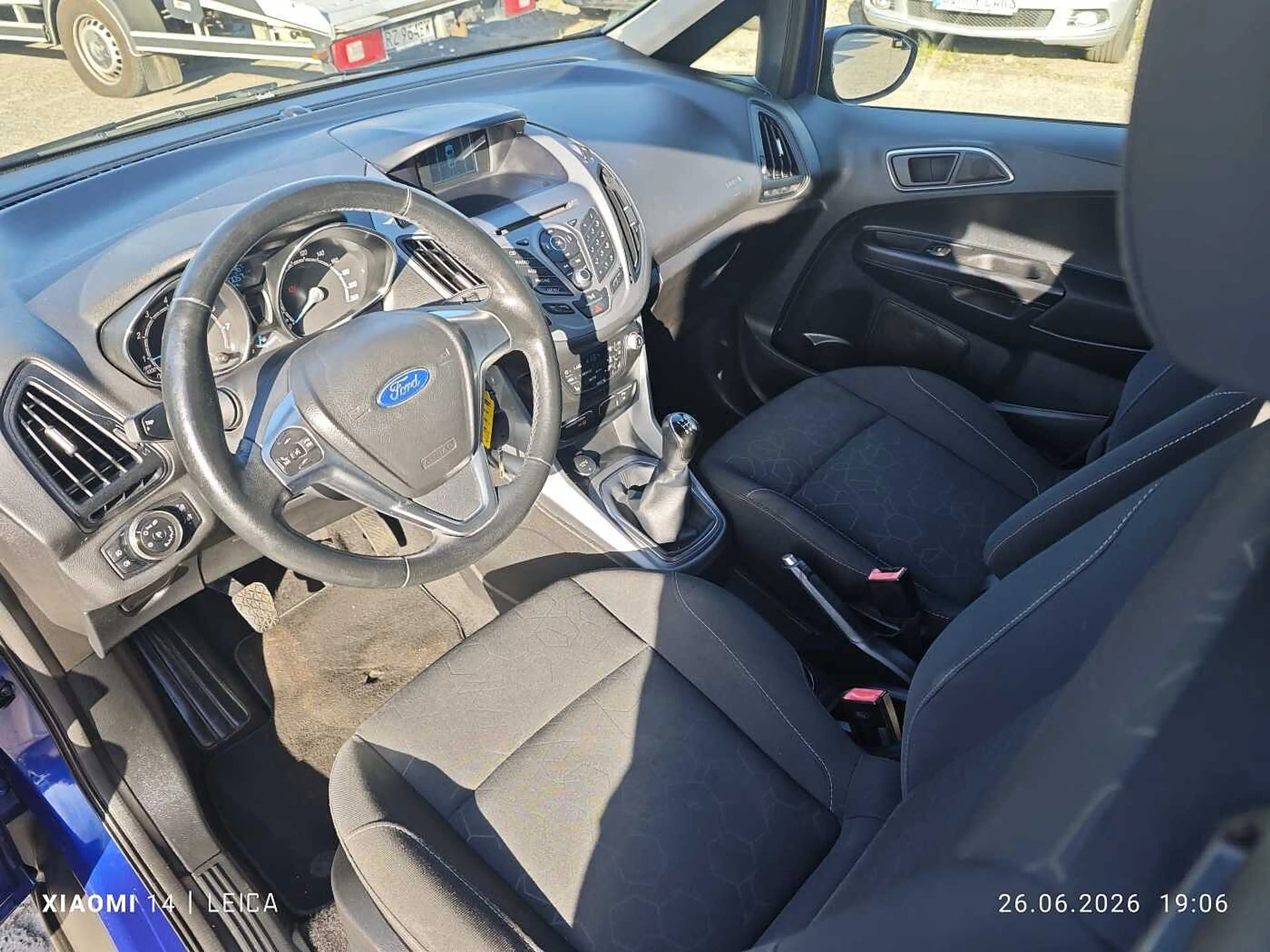 Ford B-Max 1.0 EcoBoost Titanium — photo 14