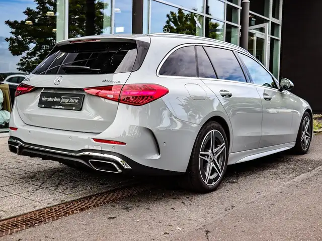 Mercedes-Benz C-Class view 8