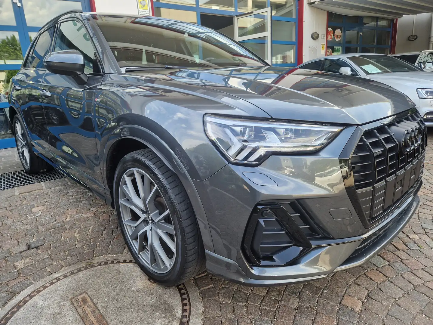 Audi Q3 40TFSI190Cv quattro Str. Matrix S line+ACC VirCock Grigio - 2