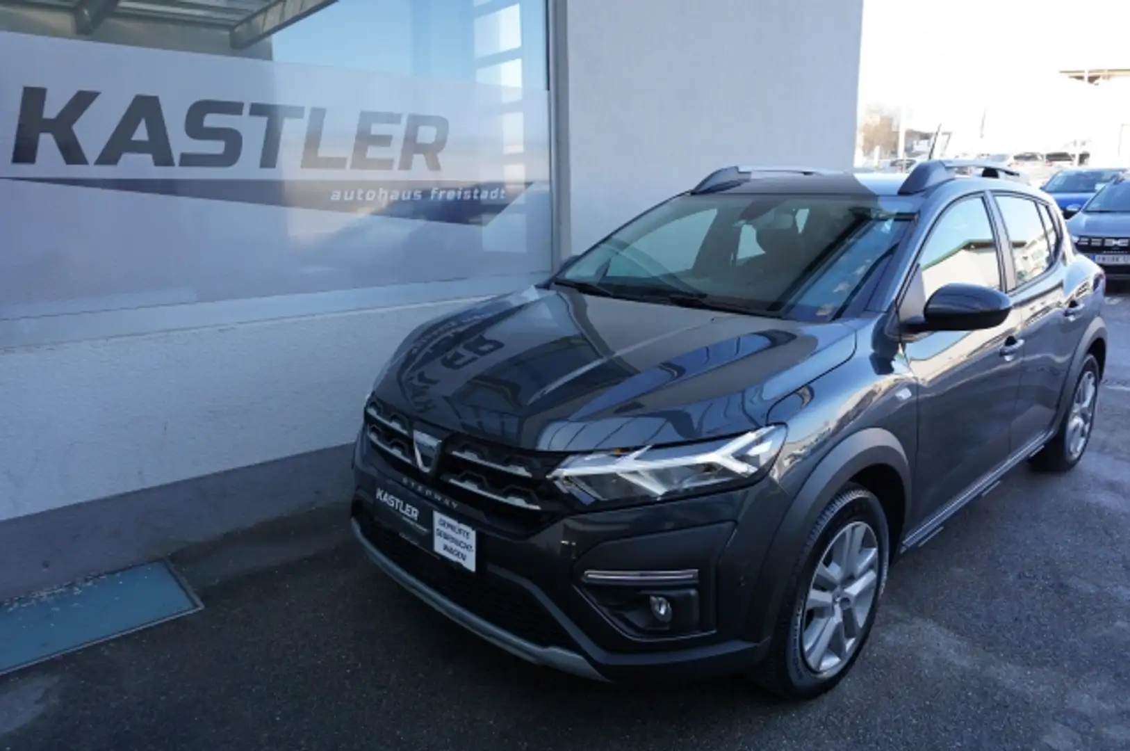 Dacia Sandero Stepway Comfort TCe 90 Grau - 1