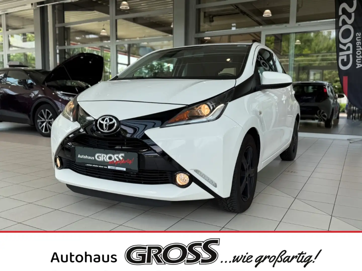 Toyota Aygo X-Play Touch 1.0 Rückfahrkam. Tel.-Vorb. Berganfah White - 1
