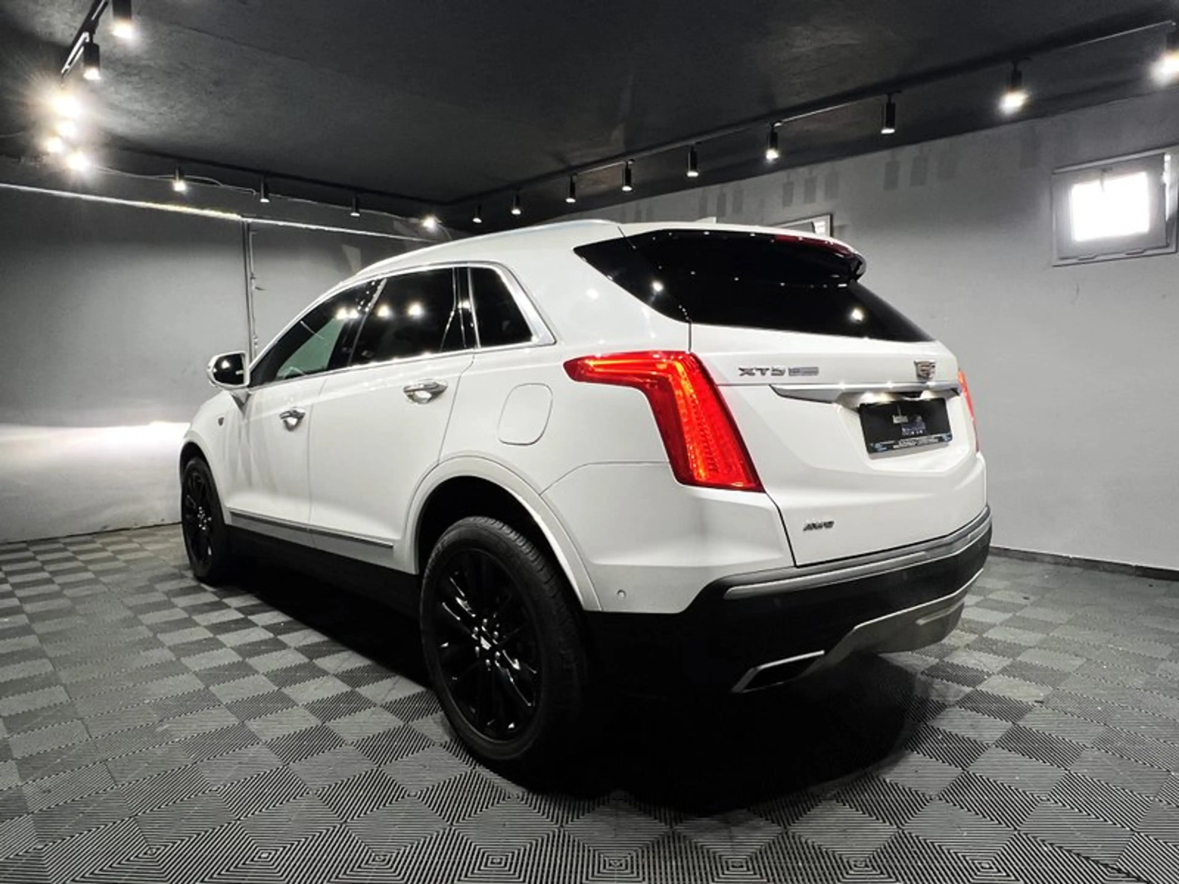 Cadillac XT5 3.6 V6 Platinum AWD|PANO|LEDER|LED|360*GRAD|HEAD — photo 3