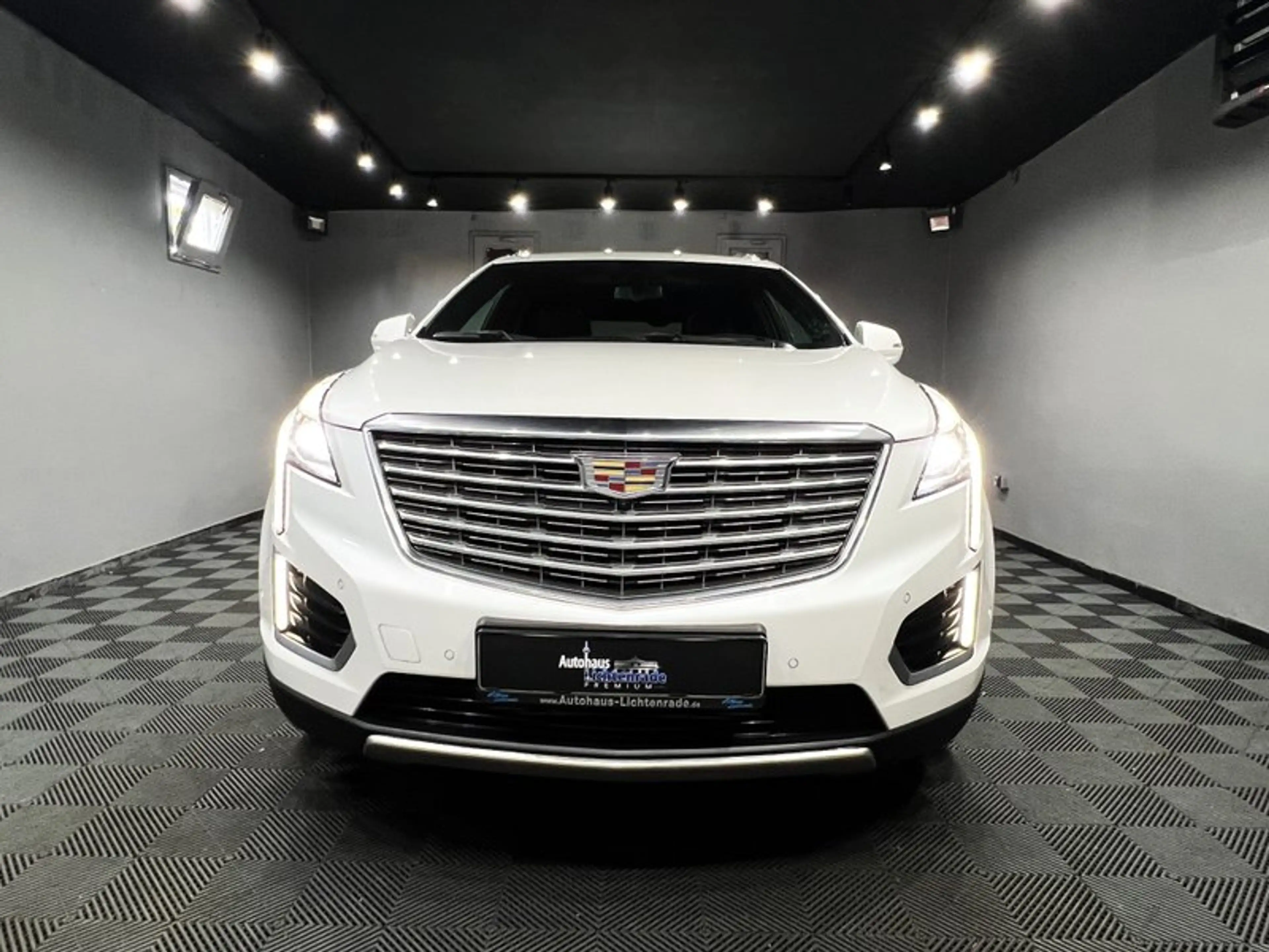 Cadillac XT5 3.6 V6 Platinum AWD|PANO|LEDER|LED|360*GRAD|HEAD — photo 6