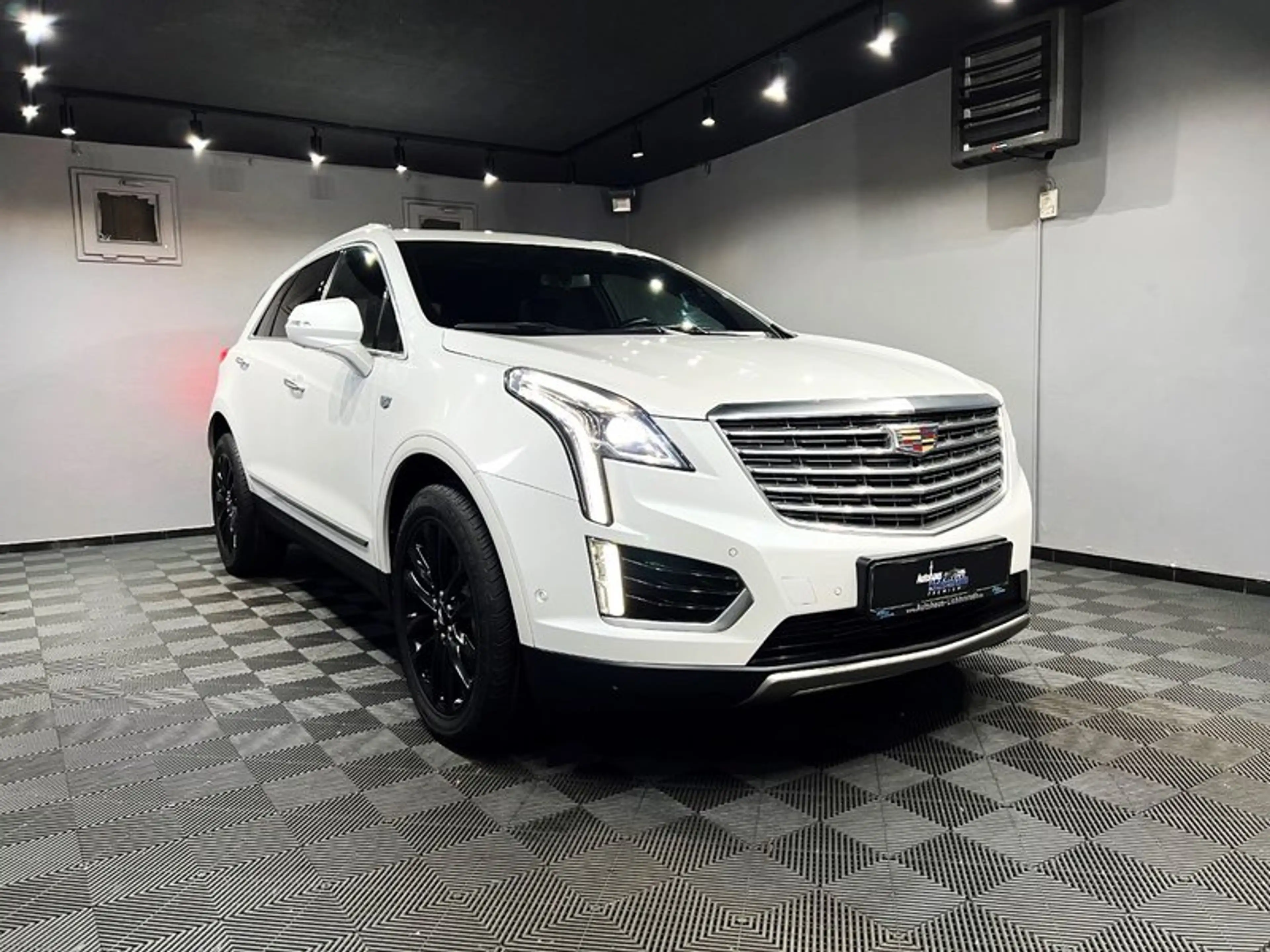 Cadillac XT5 3.6 V6 Platinum AWD|PANO|LEDER|LED|360*GRAD|HEAD — photo 2