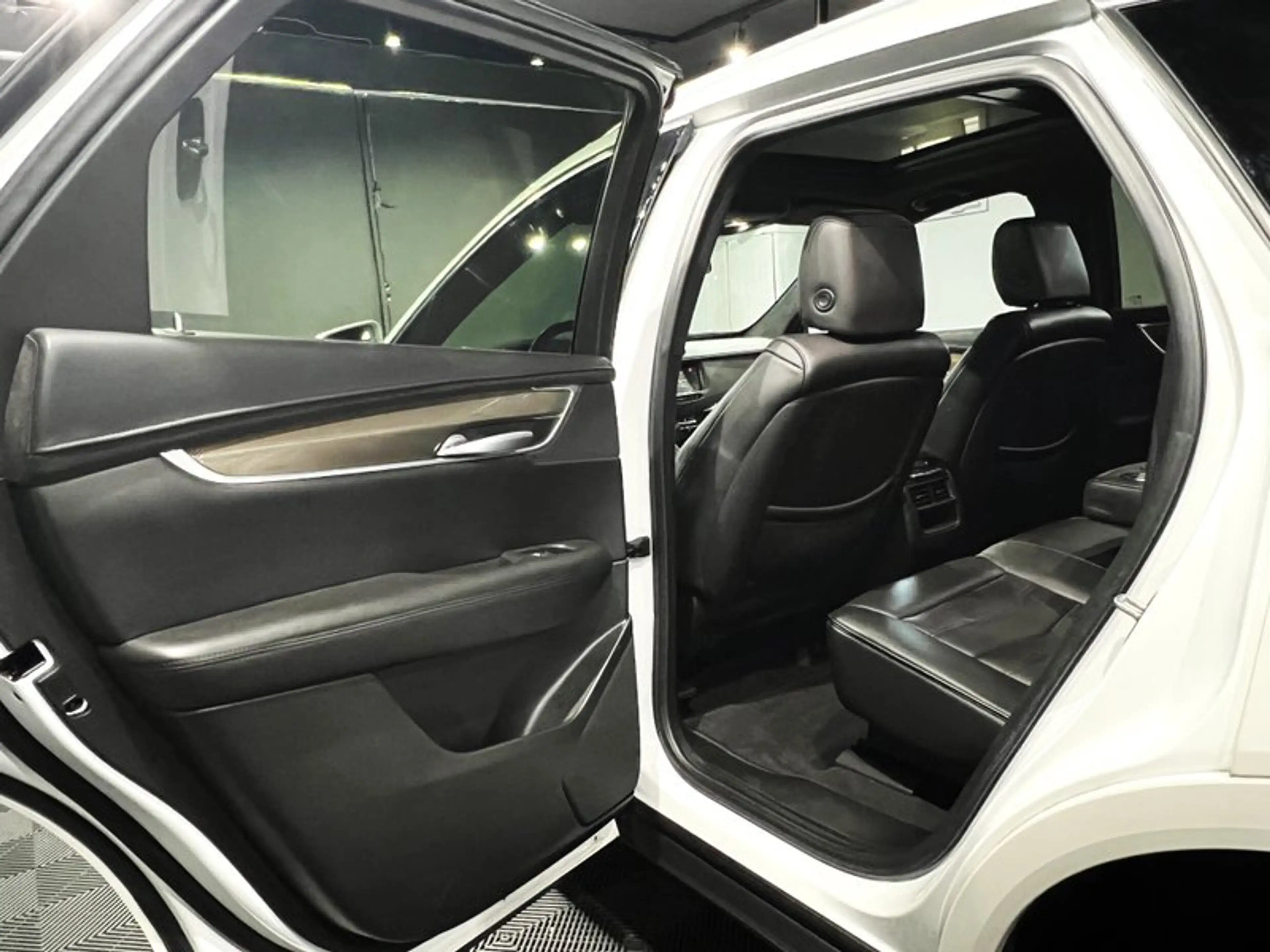 Cadillac XT5 3.6 V6 Platinum AWD|PANO|LEDER|LED|360*GRAD|HEAD — photo 10