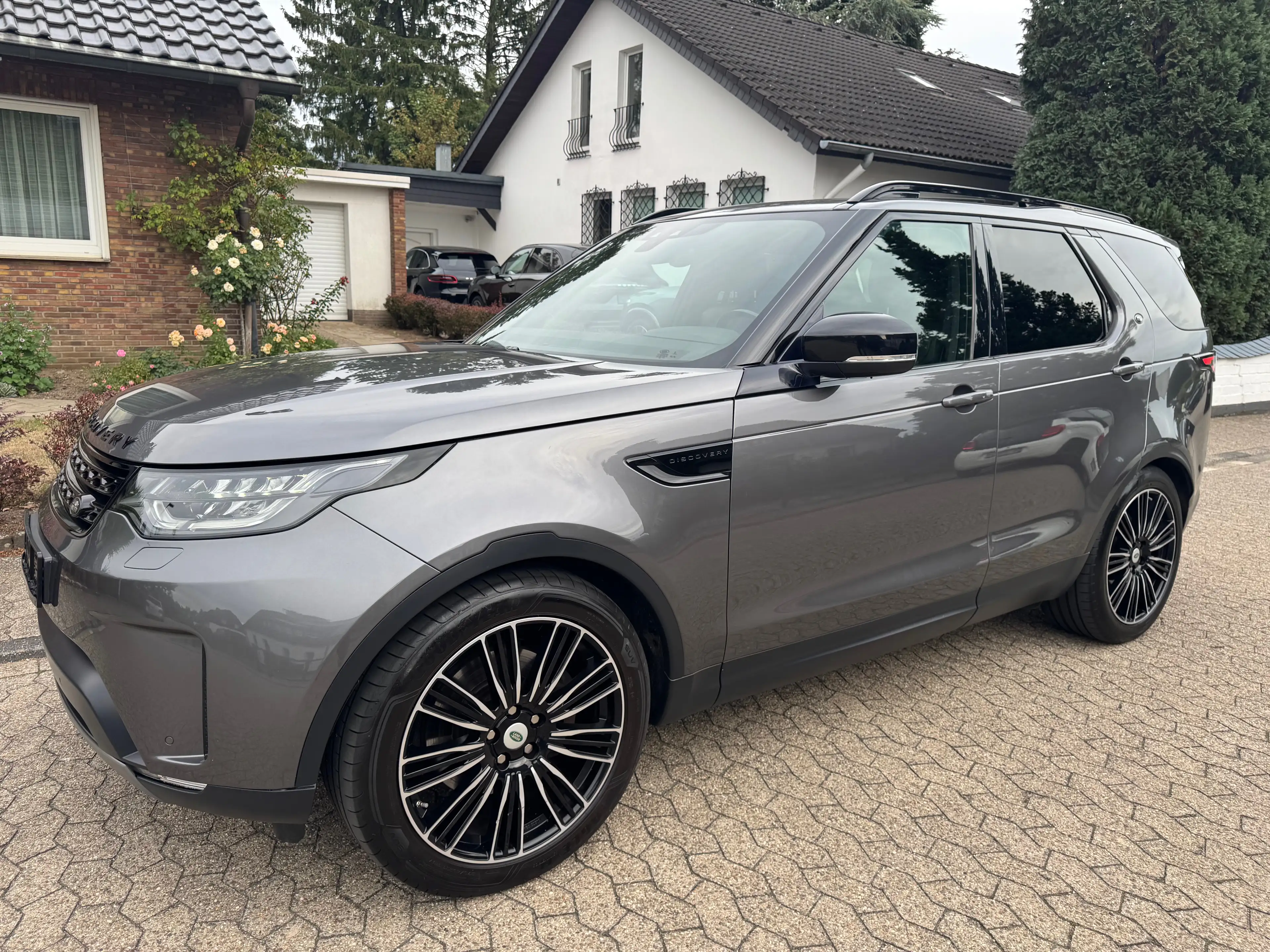 Land Rover Discovery HSE TD6 LUFTFEDERUNG PANORAMA LED 7-SITZE — photo 4