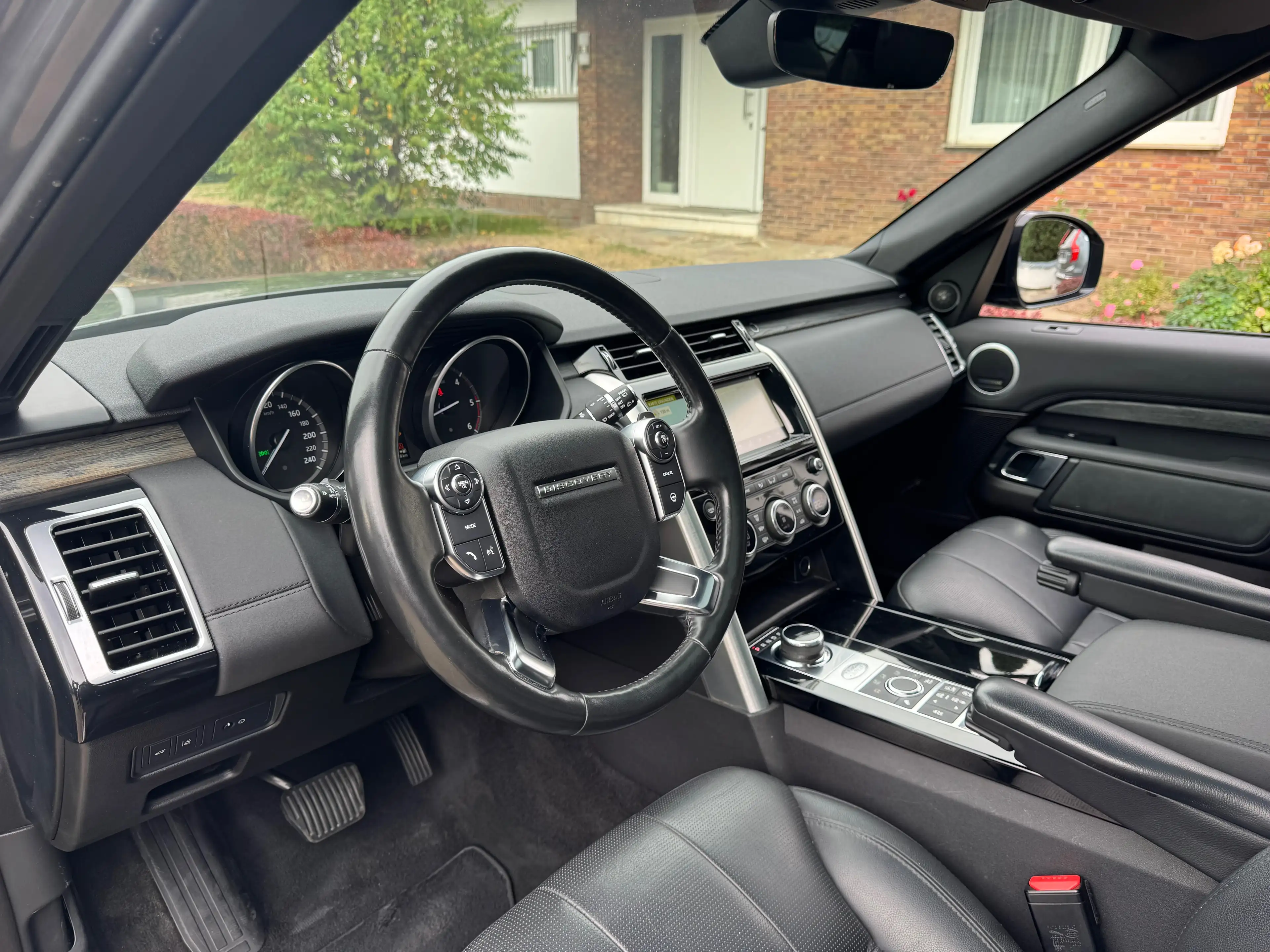 Land Rover Discovery HSE TD6 LUFTFEDERUNG PANORAMA LED 7-SITZE — photo 14