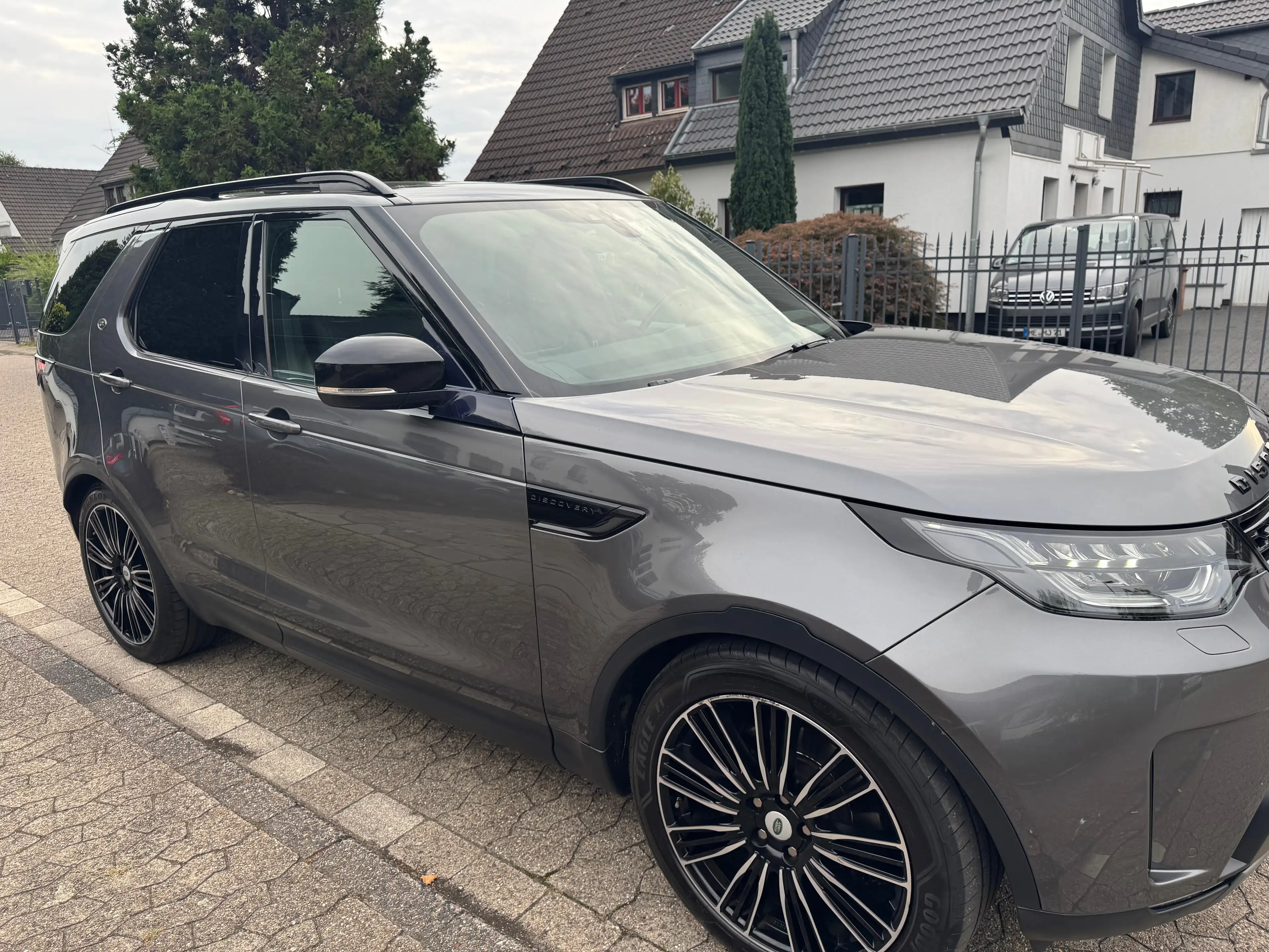 Land Rover Discovery HSE TD6 LUFTFEDERUNG PANORAMA LED 7-SITZE — photo 3