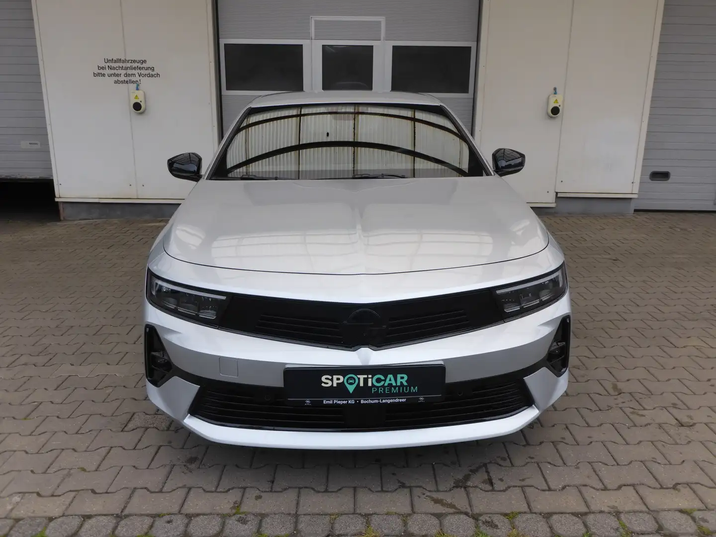 Opel Astra GS Silber - 2